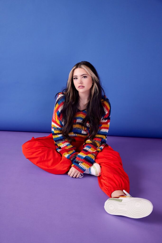 Lauren Spencer-Smith releases new single ‘Flowers’