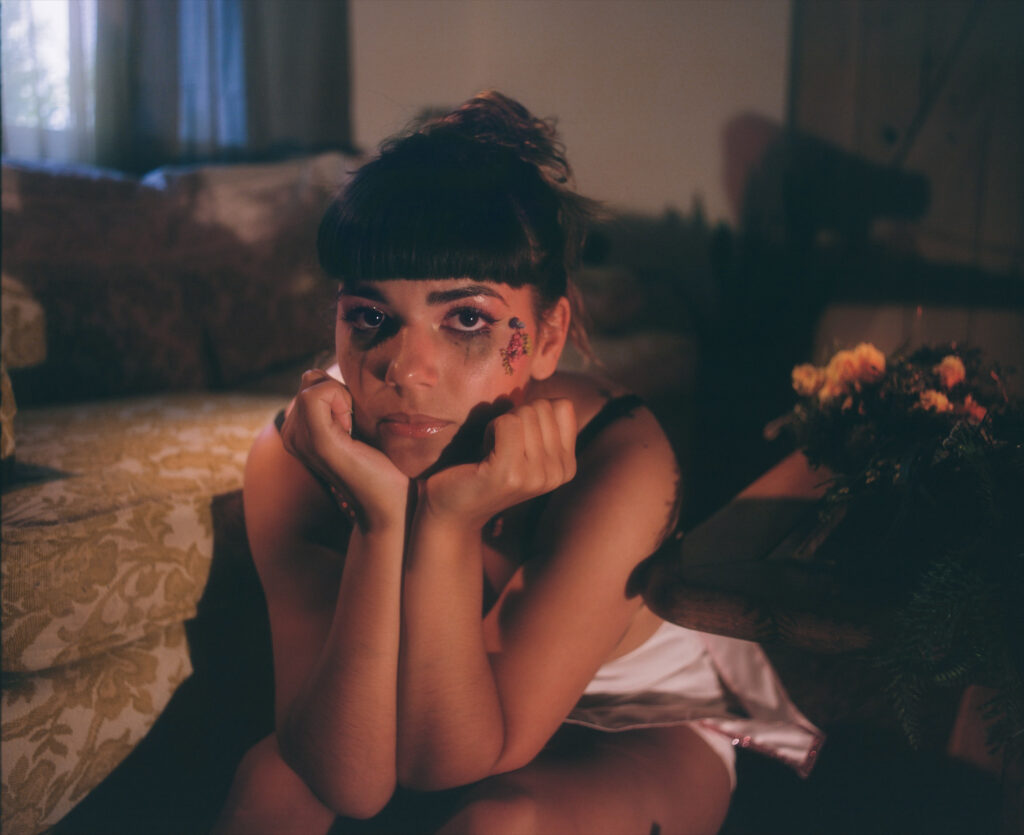 Ayelle shares new single ‘Breaking & Healing’