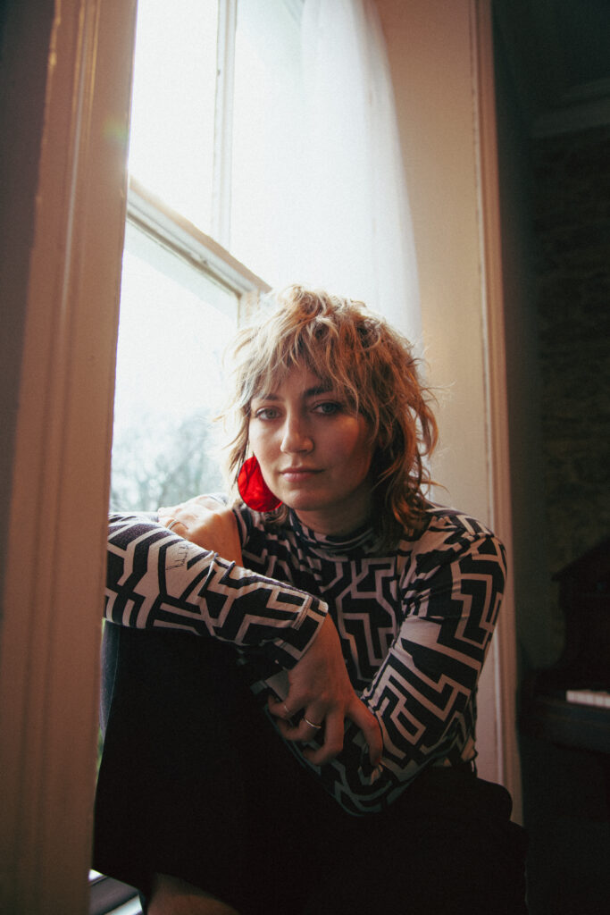 Grace Lightman presents new single ‘One Night Stan’; announces new EP