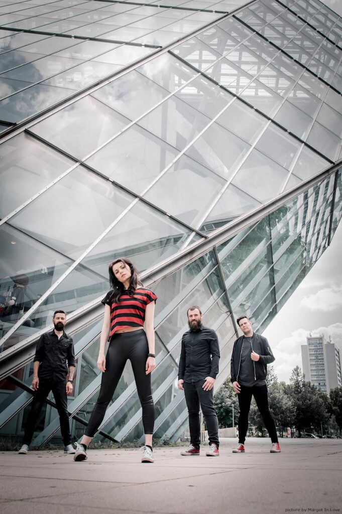 JANIZ releases new single ‘Black Spot’