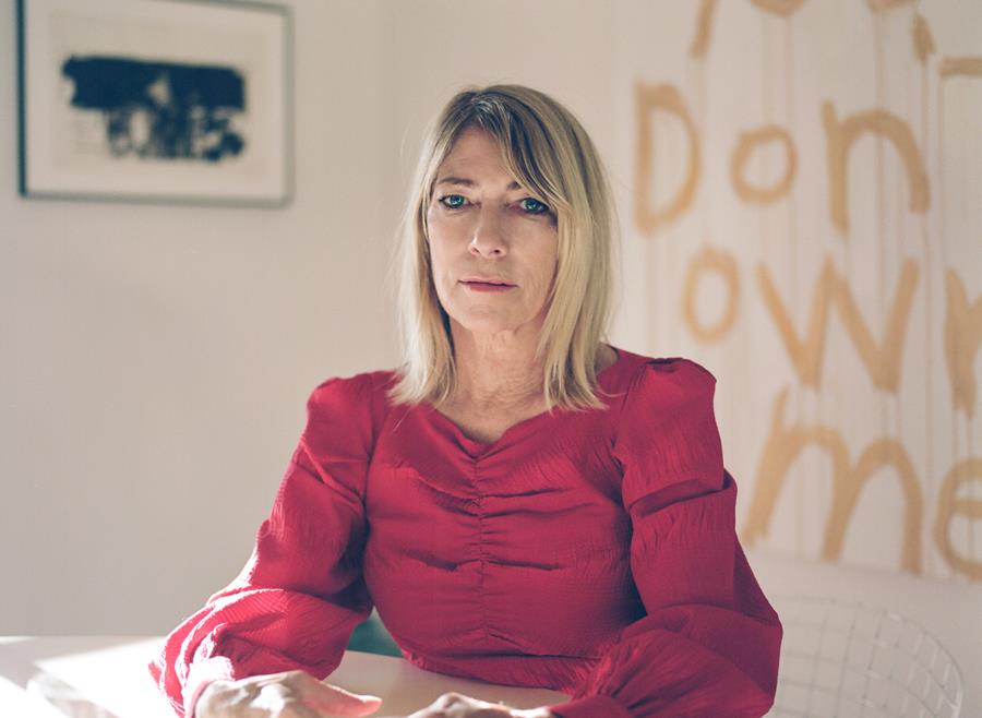 Read more about the article Kim Gordon & Erica Dawn Lyle & Vice Cooler collaborate on ‘Debt Collector’ from LAND TRUST: Benefit for NEFOC