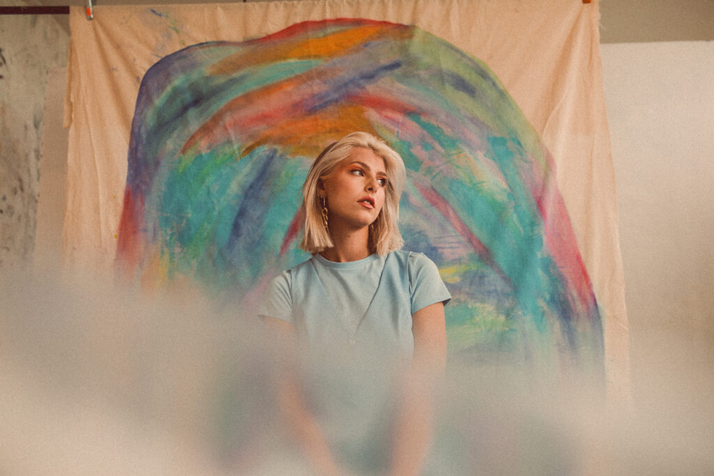 Alex Amor returns with new single ‘Colour Me’