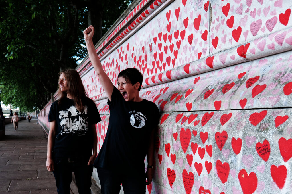 deux furieuses release resolute new single ‘Bring Down the Government’