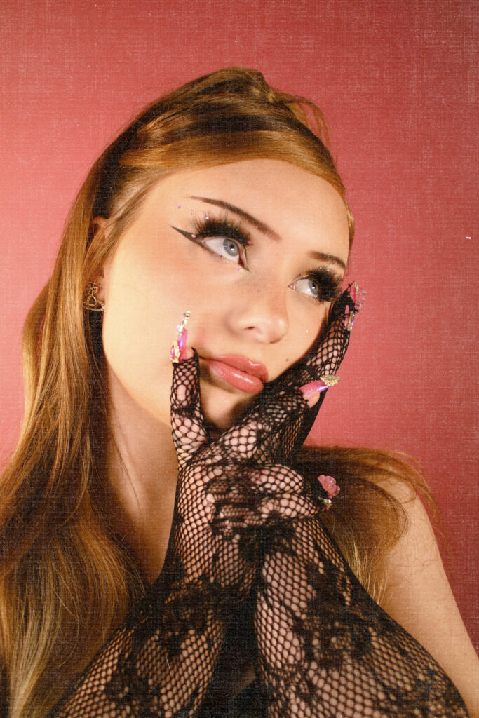 vi0let shares luscious new single ‘Audience’
