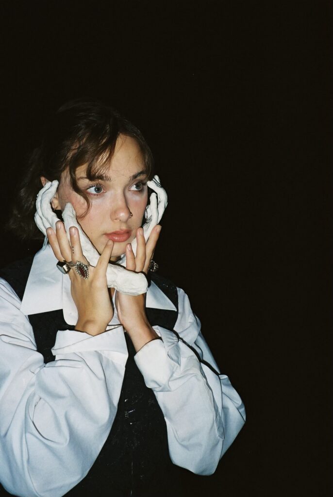 Abby Sage reveals stunning new single ‘The Florist’