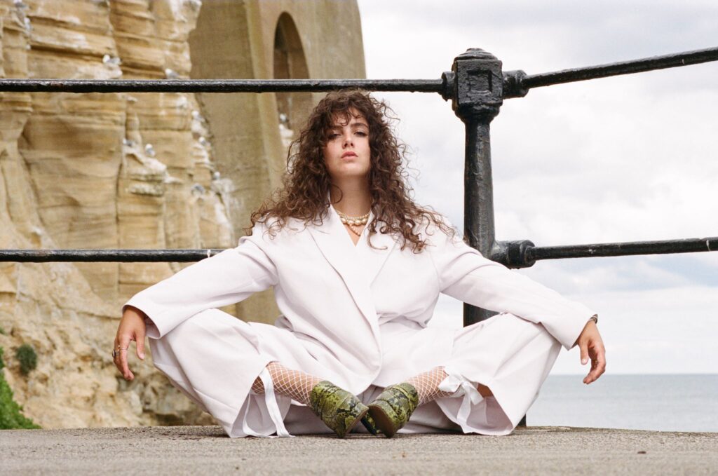 Ruth Lyon releases new single ‘Trouble’