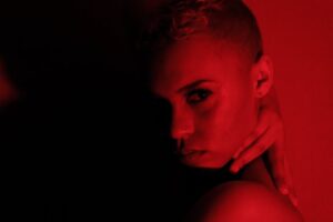 Read more about the article Alesia Lani refuses to be confined on ‘Breaking Me Down’