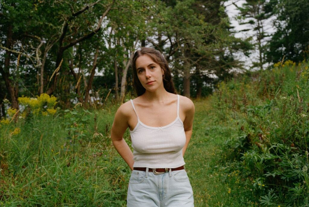 Gemma Laurence shares new single ‘Watchdog’