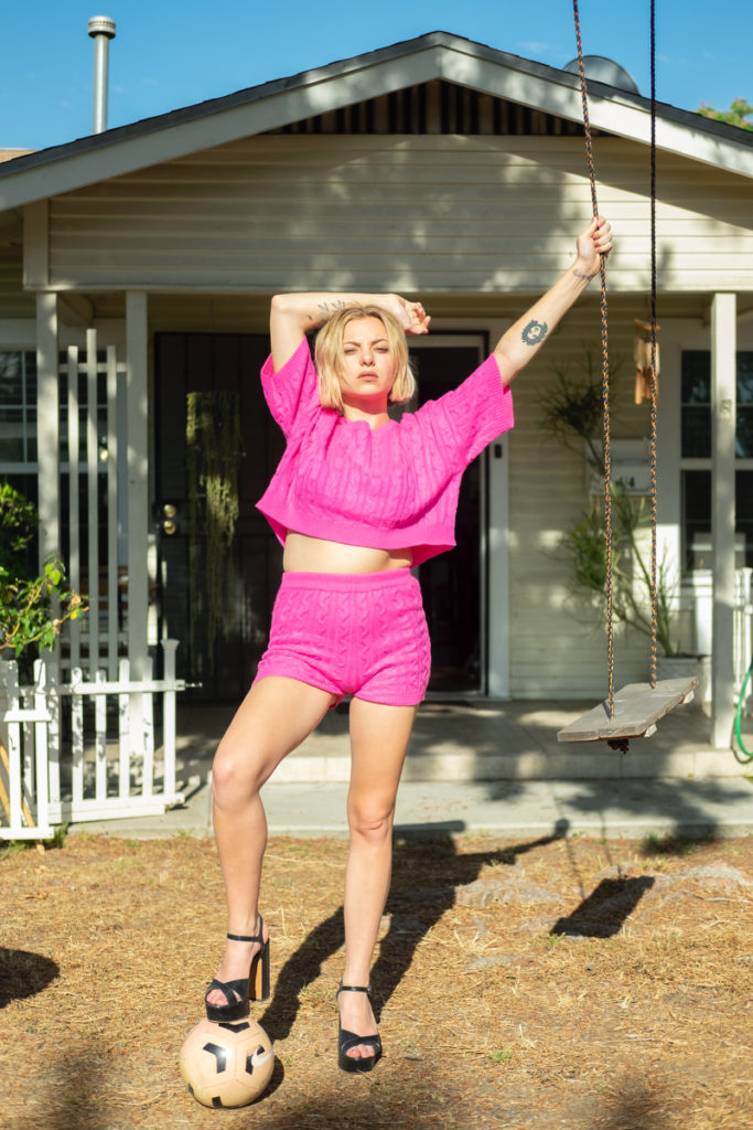 Kaya Stewart shares new song ‘Honey’