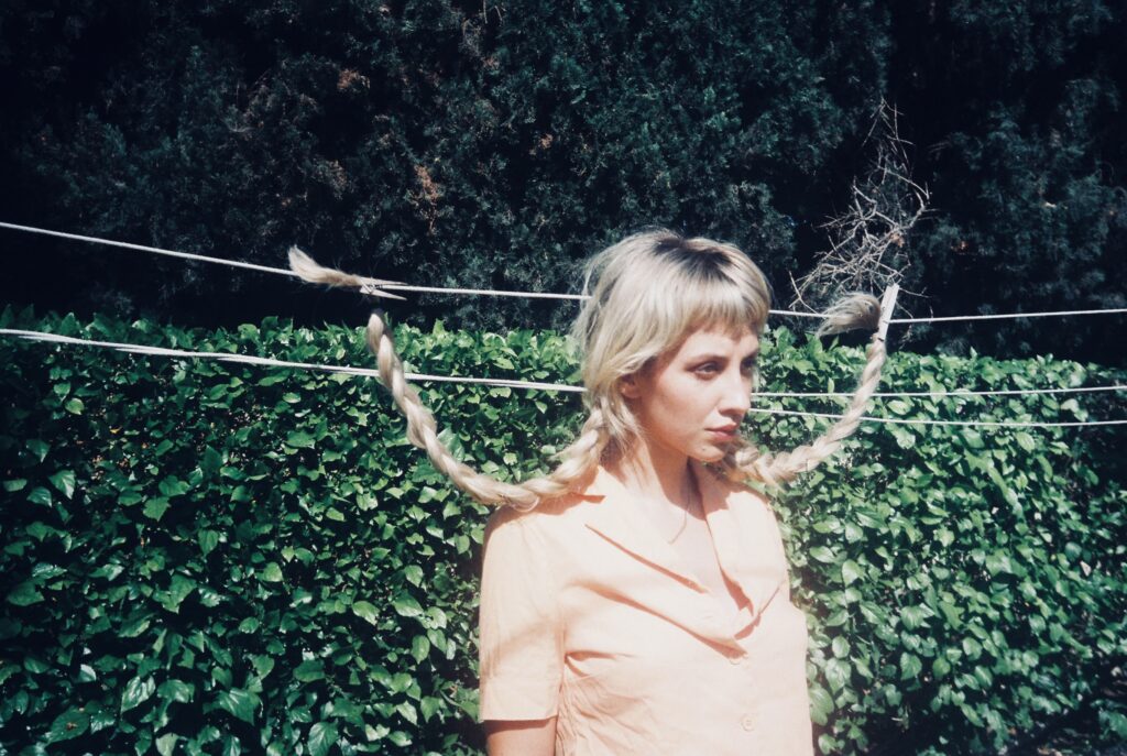 Mae Mae shares playful indie-pop single ‘Peach’