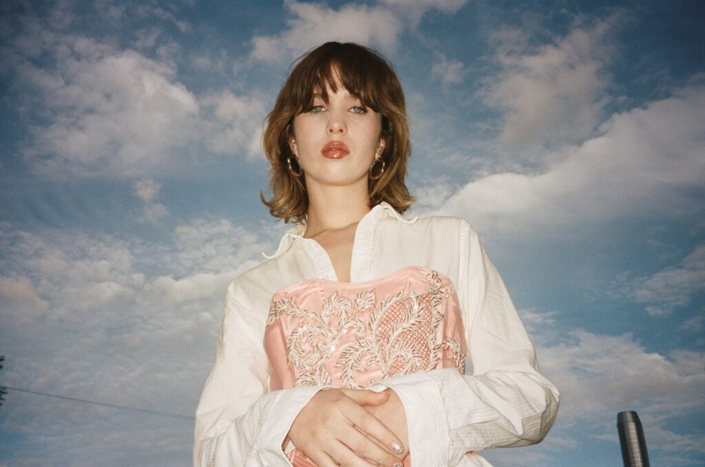 Molly Payton releases new single ‘Handle’