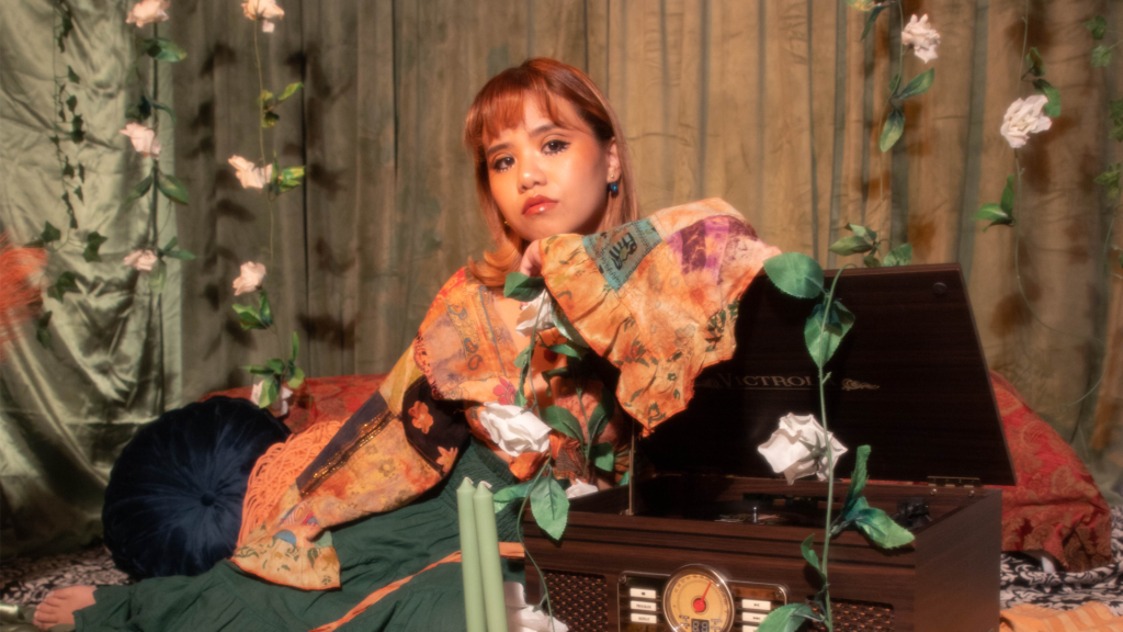 Faerie steps into the spotlight with second single ‘Showgirl’