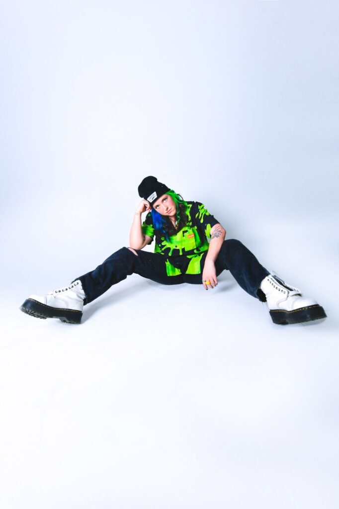 L E A releases sing-along, emo-inspired pop track ‘FTS (Sick of This)’ feat. Bemo Rouge