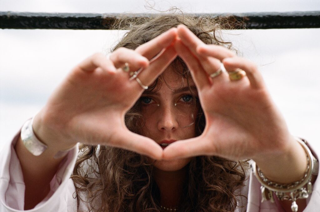 Ruth Lyon releases sleek new single ‘Stone’