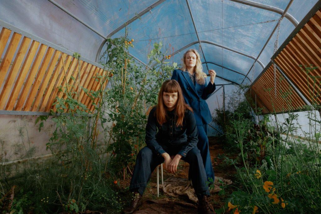 Siv Jakobsen enlists Ane Brun for stunning new single ‘Sun, Moon, Stars’