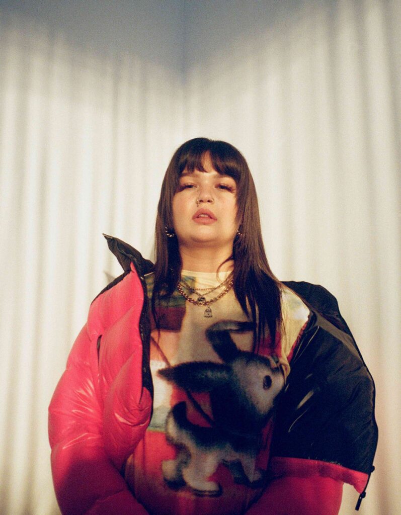 Lola Young presents her new single ‘Stream of Consciousness’