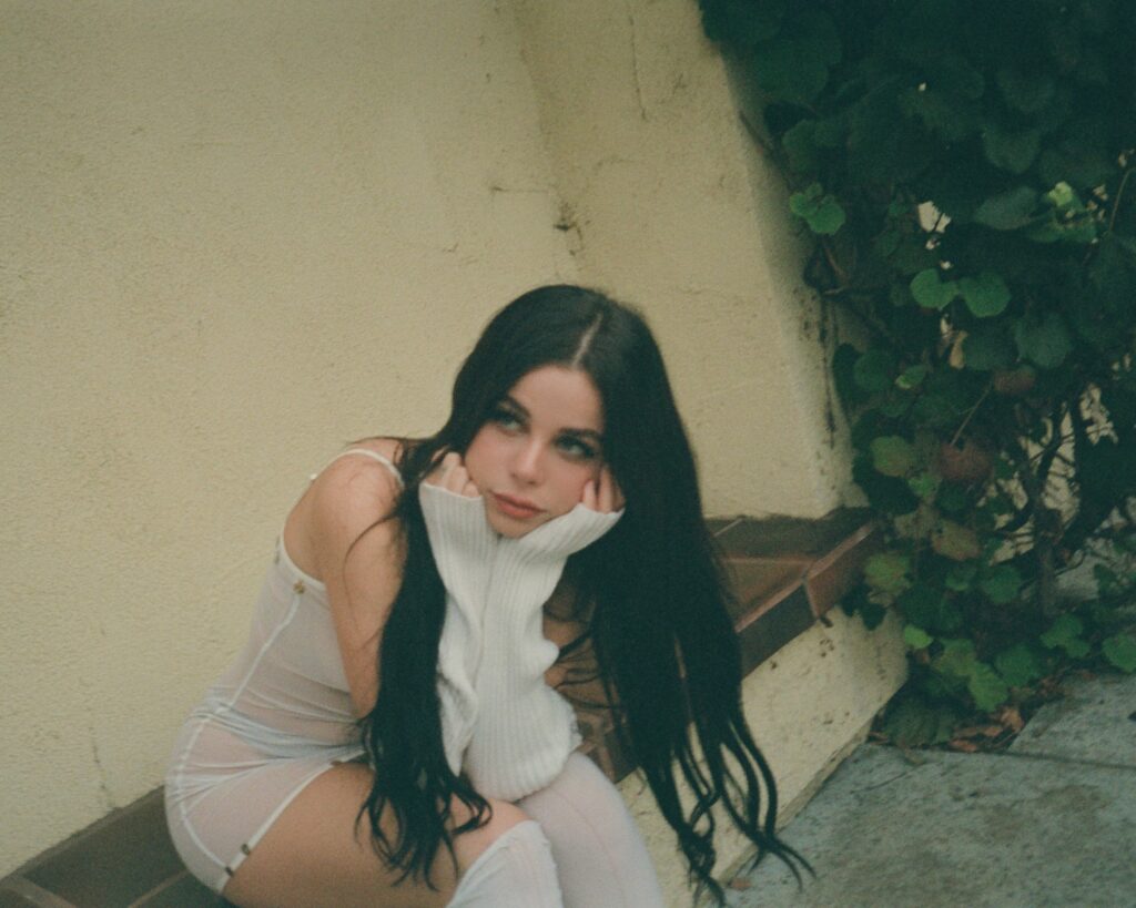 Ellise caps 2022 with alt-pop gem ‘Did It Hurt’