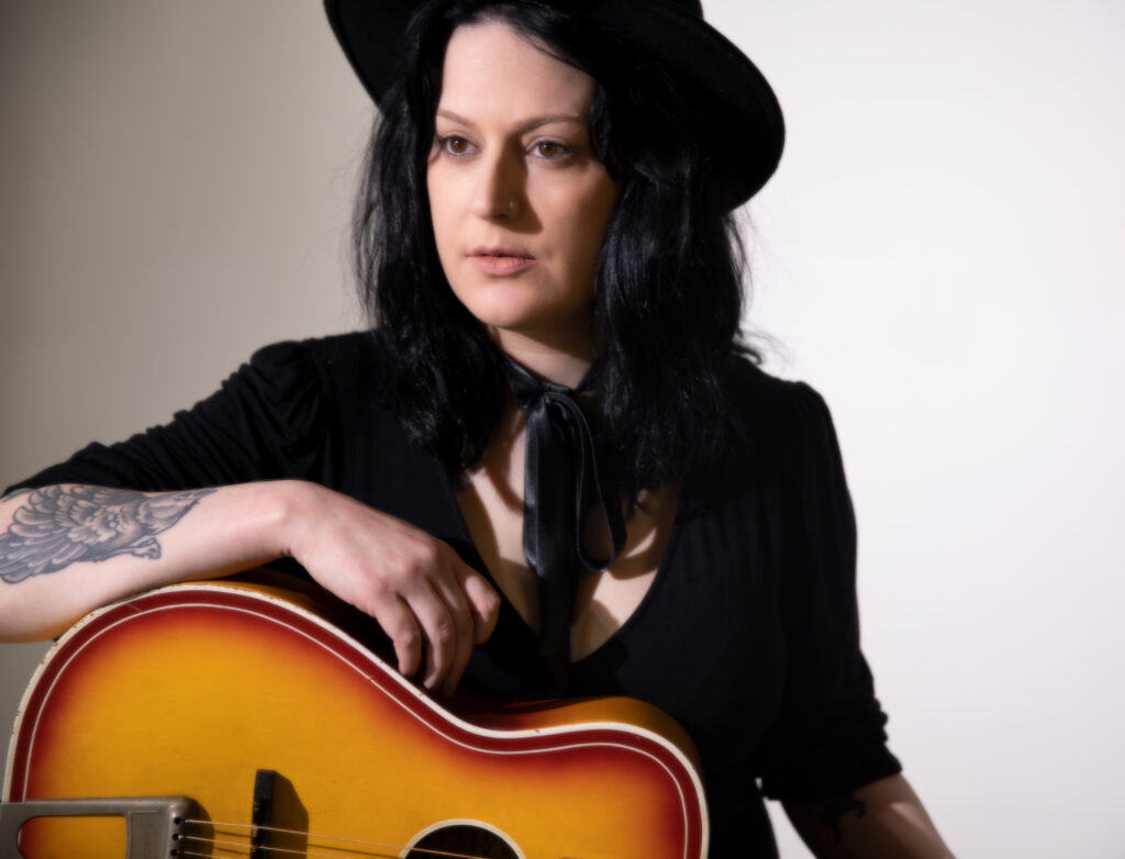 Louise Distras releases long awaited new single ‘Girl In The Mirror’