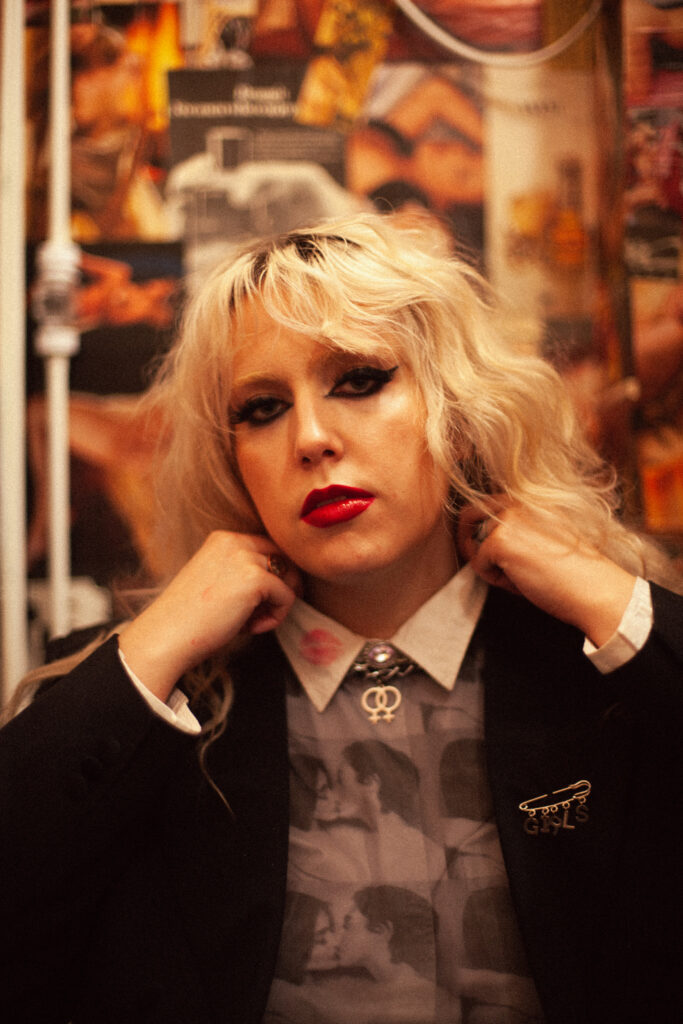 Foxgluvv returns with new single ‘Sapphic Subtext’
