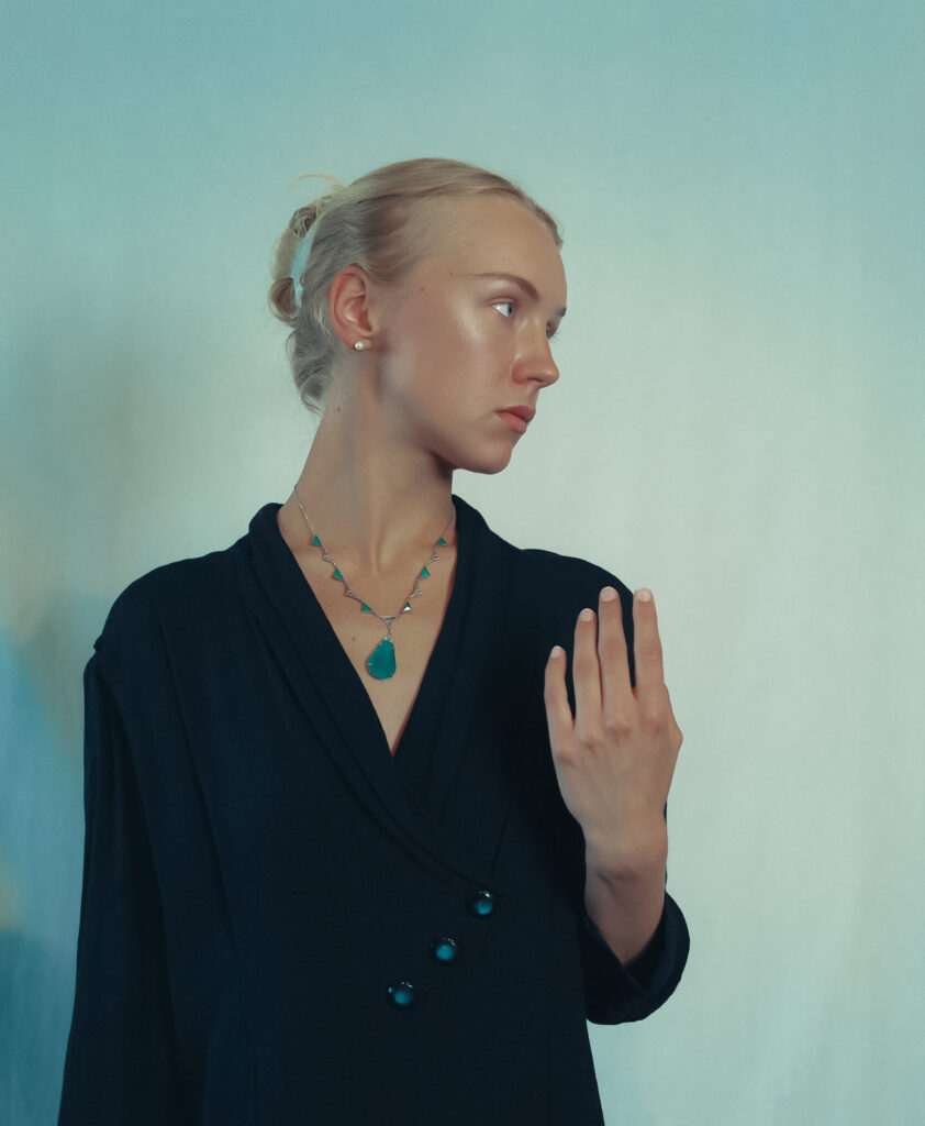 Jenny Bakke shares new single ‘Can We Move To Mars’