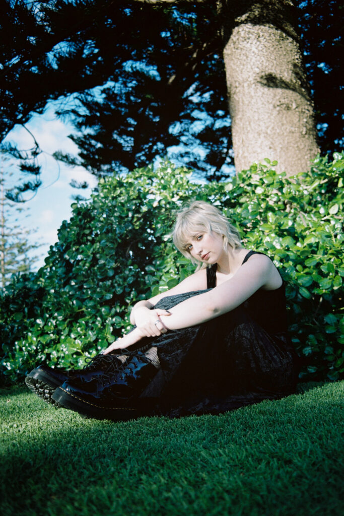 EDIE captivates with ‘Front Row’; highlighting the dynamic of parasocial relationships