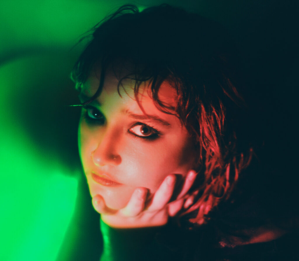 Ezra Williams returns with new single ‘Deep Routed’