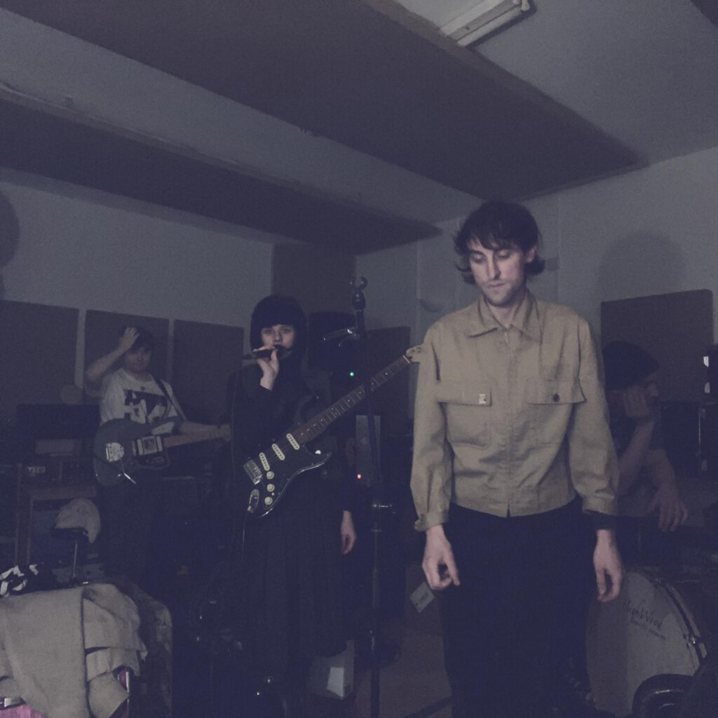 Drahla return with new single ‘Lip Sync’