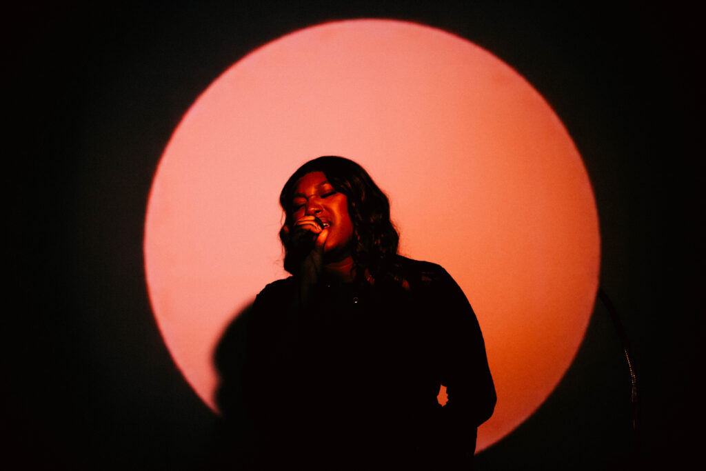 DORESSA drops ear-melting new R&B track ‘Curtains’