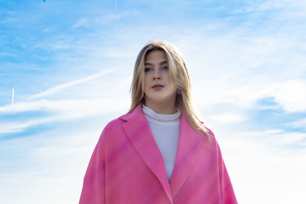 Sophie Griffiths pens a love letter to her mum in dreamy  new cut, ‘Mother’s Daughter’
