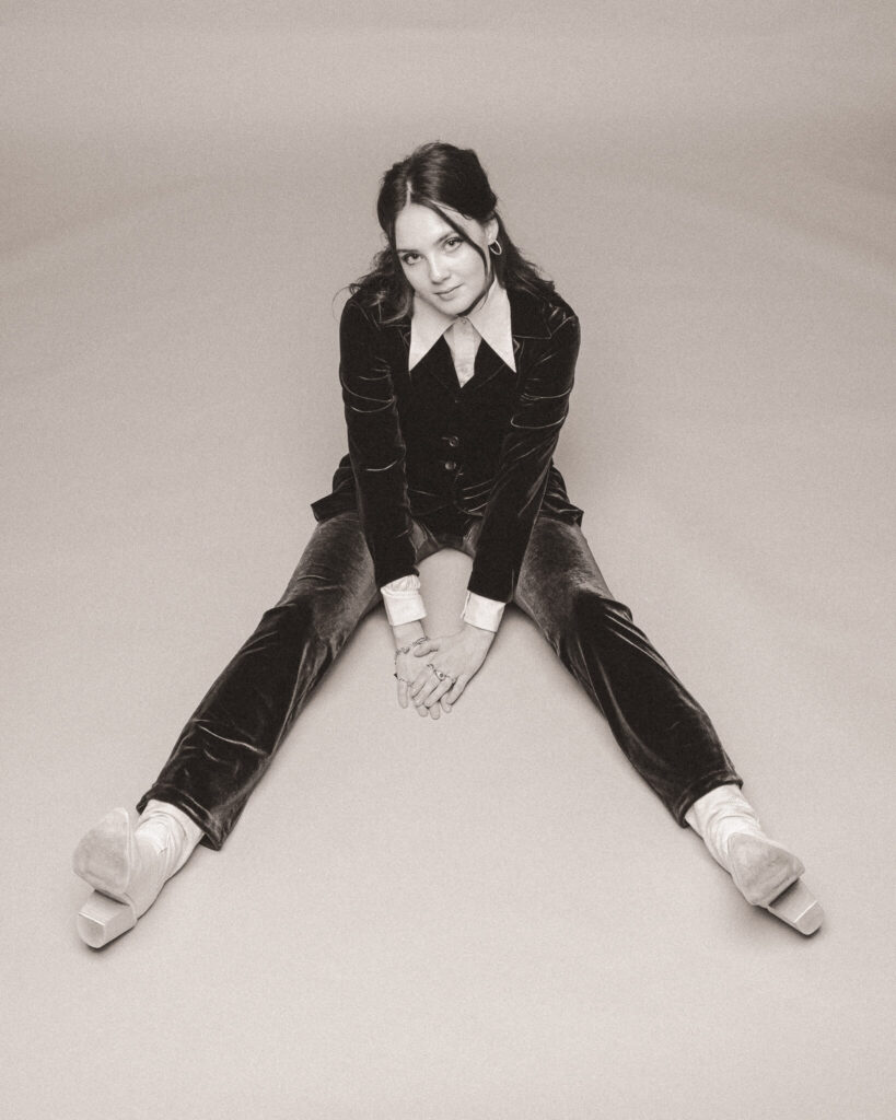 Dea Doyle shares gritty 90’s inspired new single ‘Over You’