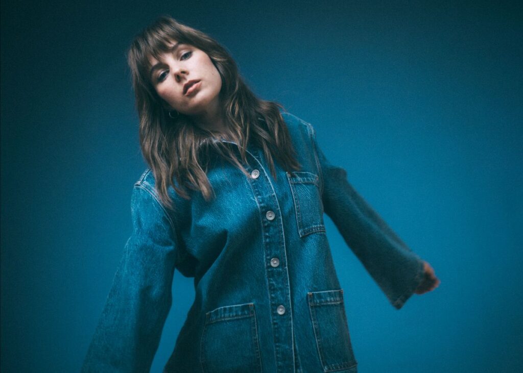 Gena Rose Bruce releases new single/video ‘Lighting Up’