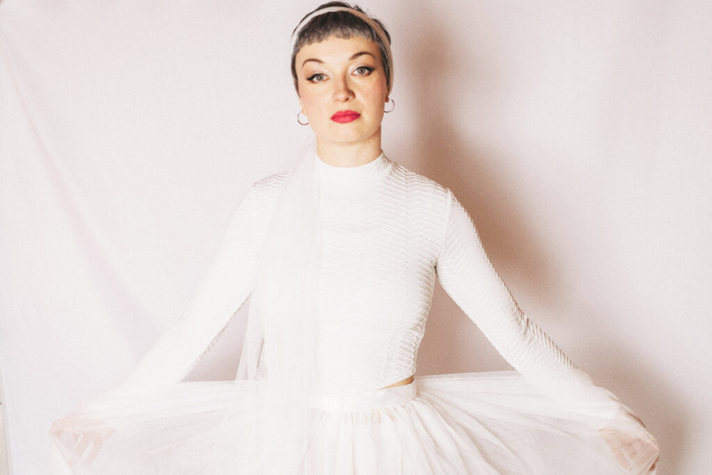 Bar Pandora shares shimmeringly cynical new single ‘Ultramess’
