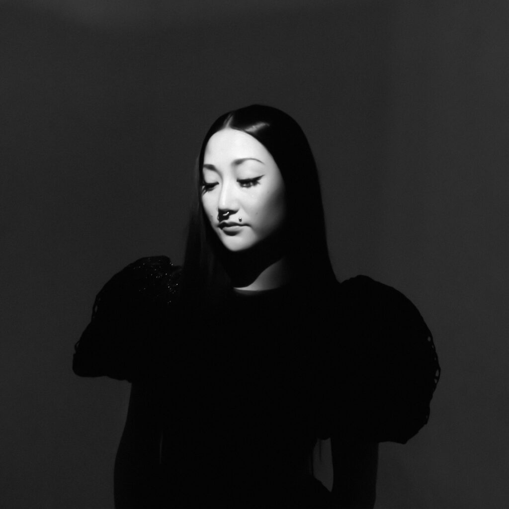 Hinako Omori shares new single ‘in full bloom’