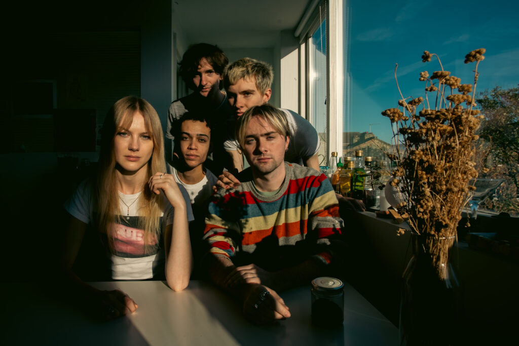 Oslo Twins announce debut EP and release new single ‘Miss Yesterday’