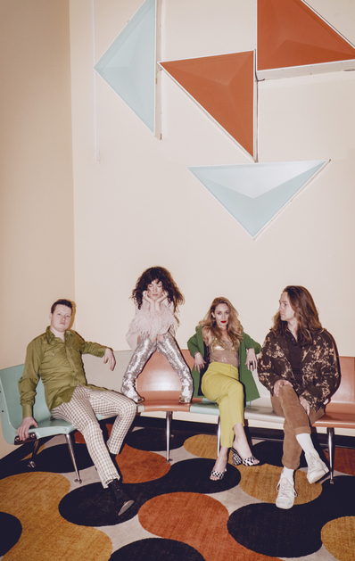 Read more about the article Flight Attendant release smile-inducing new single ‘THERAPY COUCH’