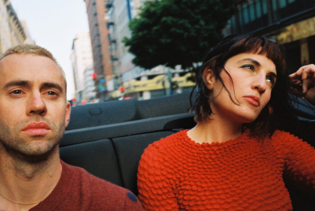 ill peach release new single ‘HEAD FULL OF HOLES’