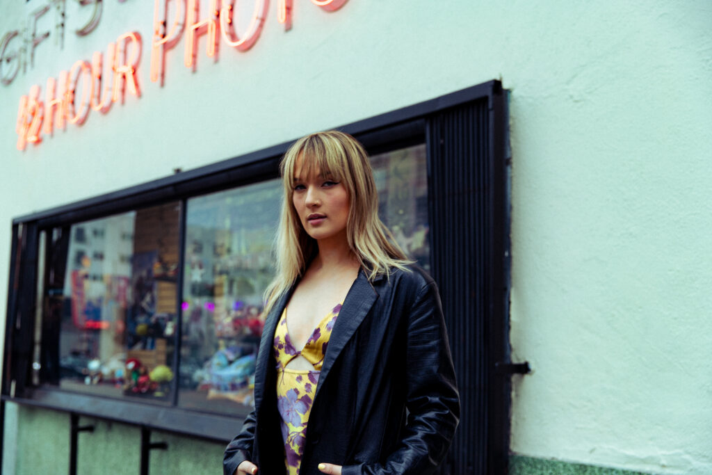 Gretta Ray shares ‘America Forever’ with Maisie Peters & Carol Ades