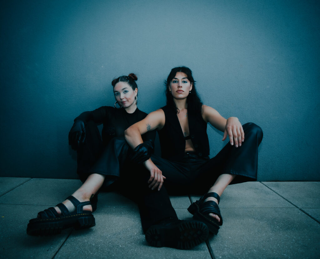 FIIZ share thoughts on queer intimacy and new love with new single ‘Lungs’