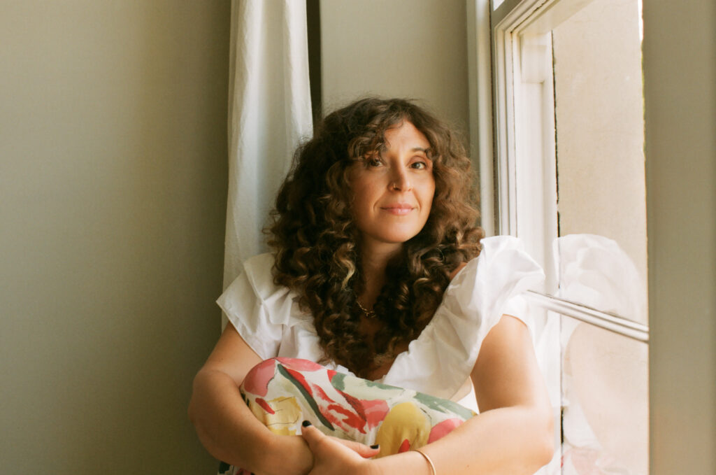 Samantha Lindo shares new single ‘Little Songbird’
