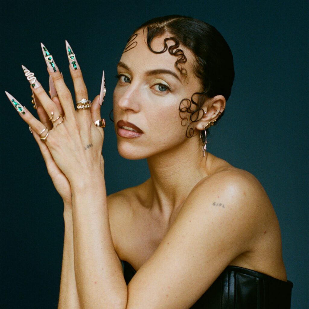 Stella Talpo embraces animalistic tendencies on new single ‘DUST’