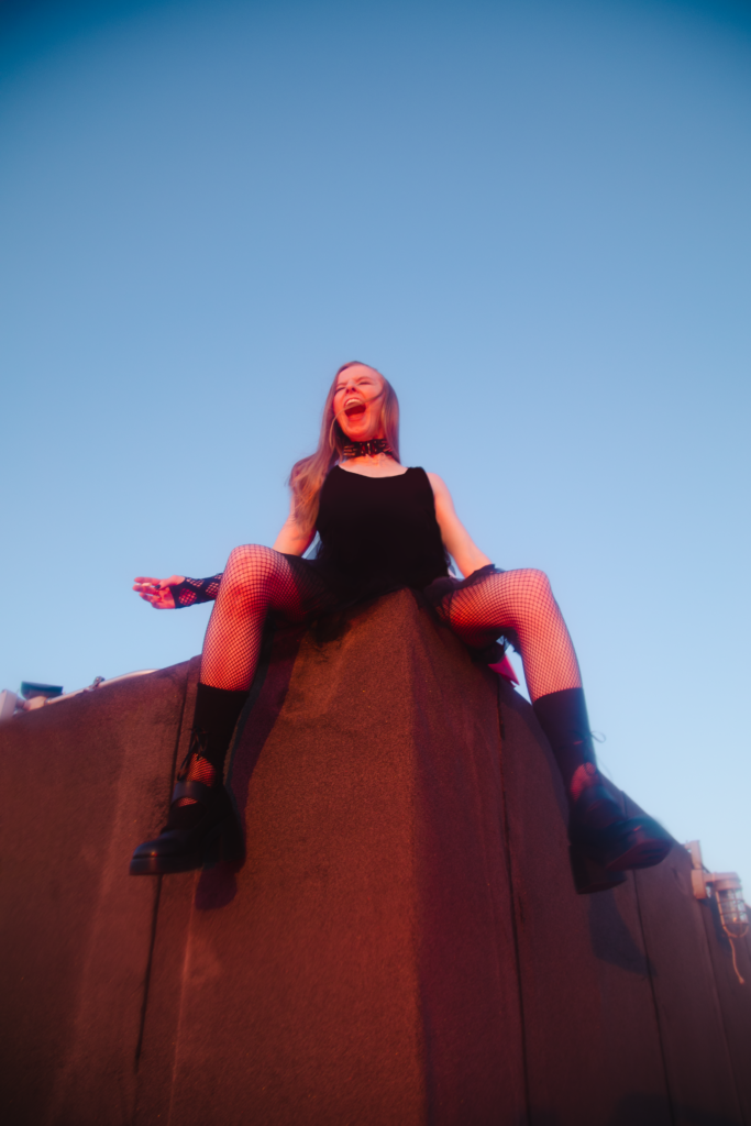 Lily Hain releases new single & video ‘Wrapped Up’