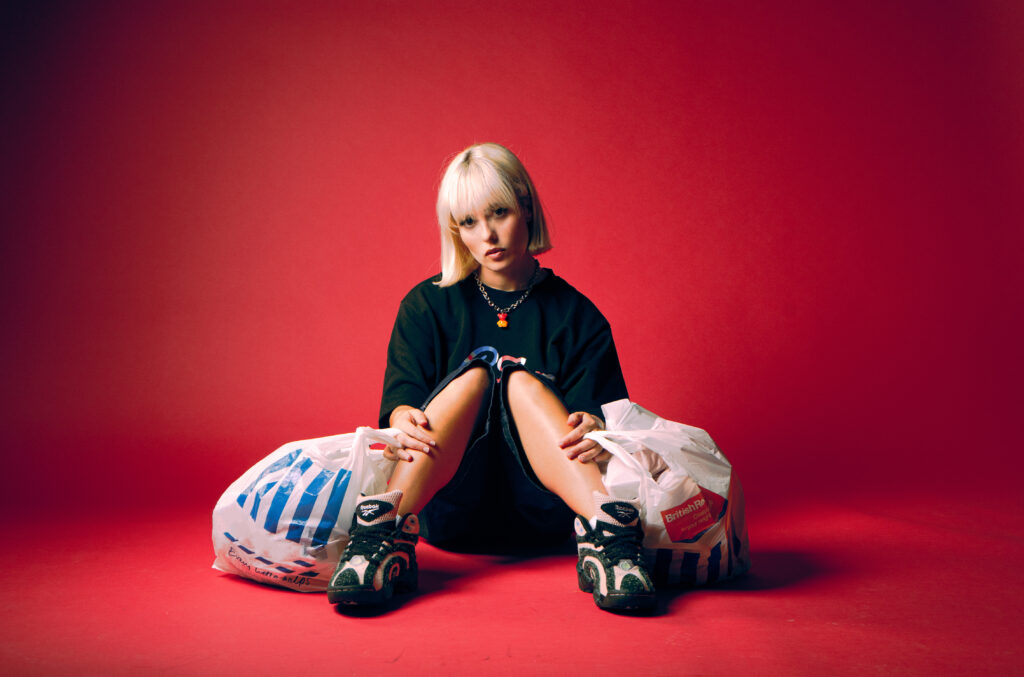 SOFY shares new single ‘supermarket’