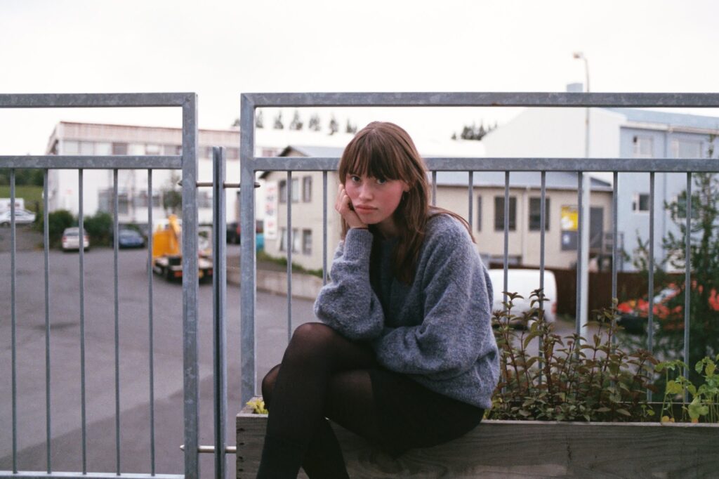 Hera Lind shares brand new single ‘someday’