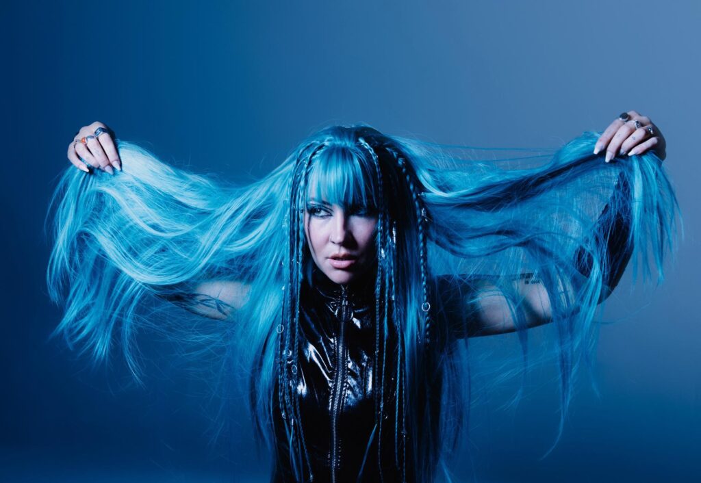 Charlotte Sands sets herself free with empowering rock anthem ‘use me’
