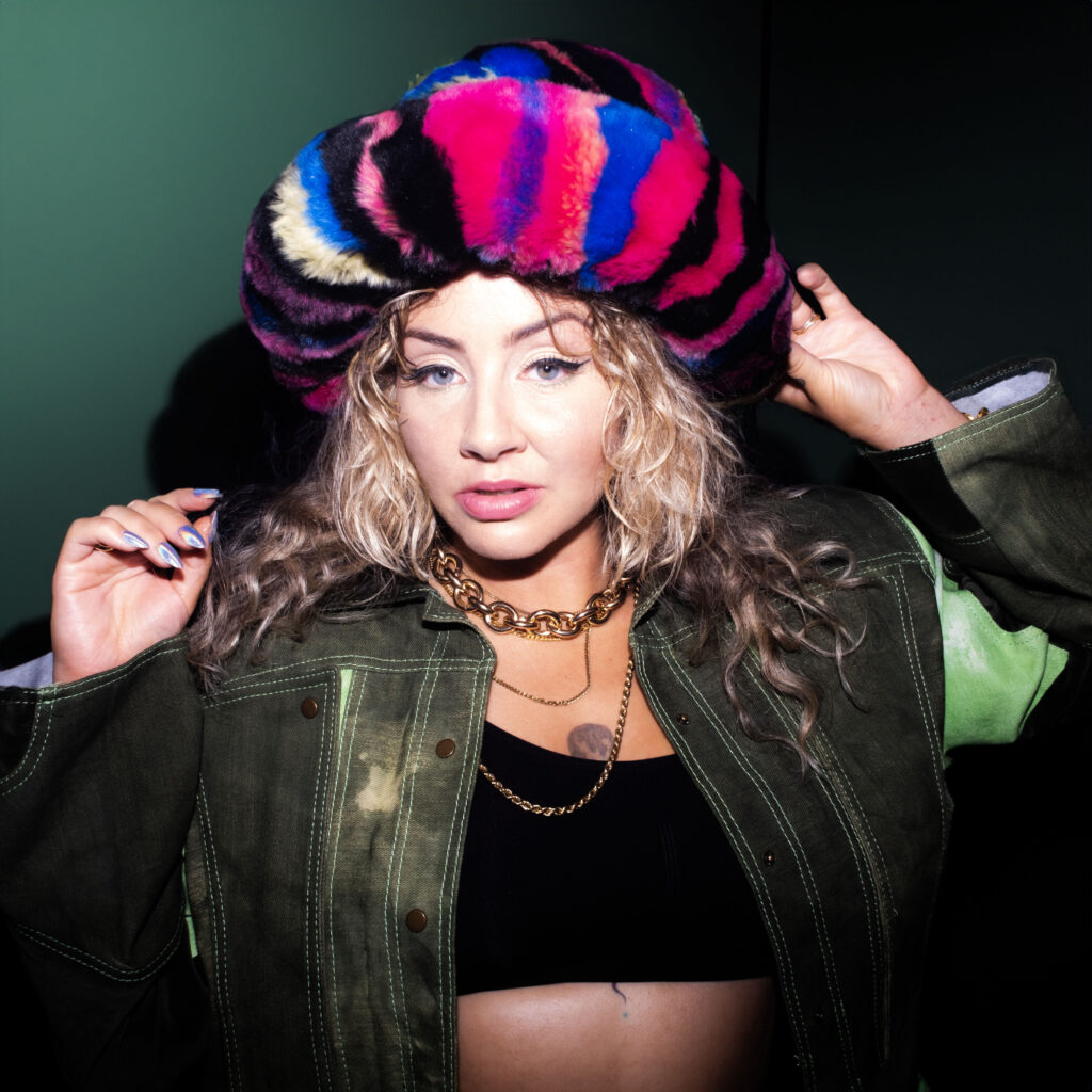 Jessica Wilde invites you to ‘Freak Out’ and move your body with infectious new single