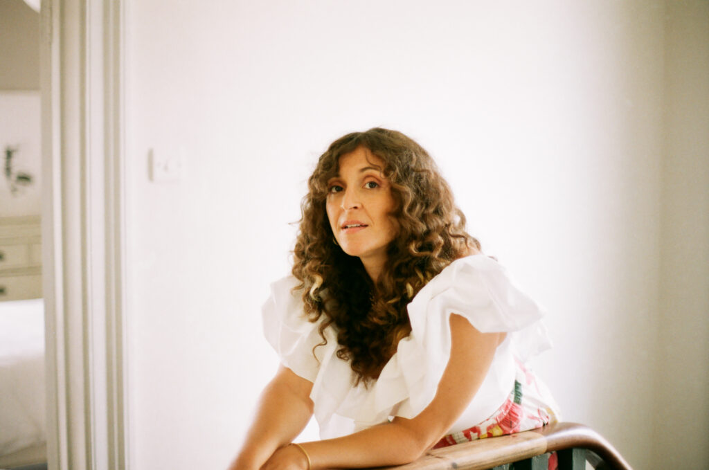Samantha Lindo shares new AA-side single ‘Like Family / Shades of Yellow’