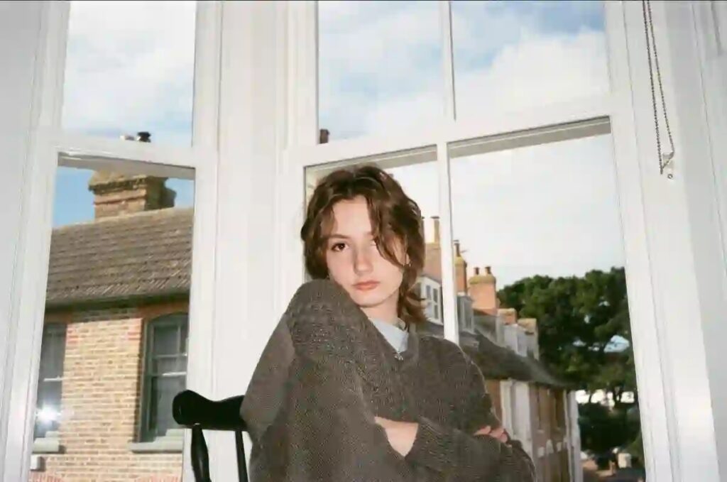 gglum shares new single & video ‘Easy Fun’