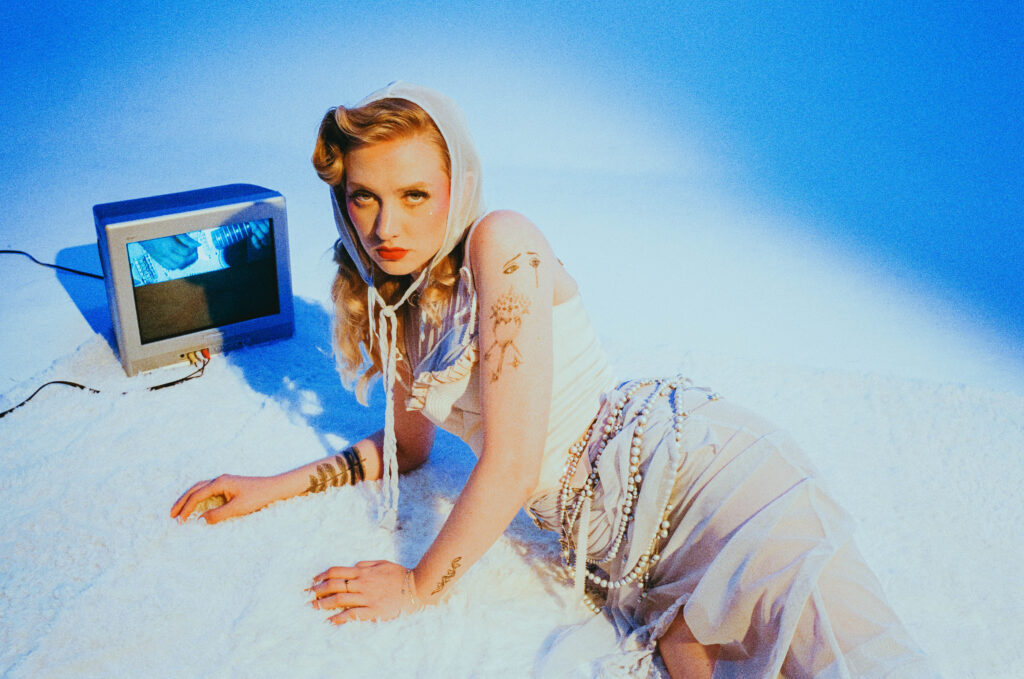 rlyblonde reveals new rock ballad ‘girl in your story’
