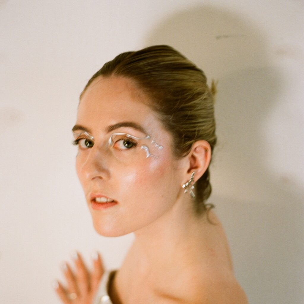 WILDES announces new EP and shares eloquent portrayal of romantic trauma on new single ‘heartbreak is silent’