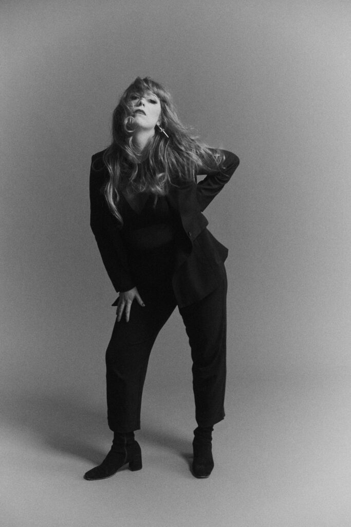 Ruby Jones shares new single ‘Feeling of Falling’